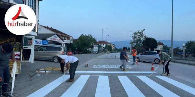 Çilimli Belediyesi yaya ve yol çizgilerini yeniliyor