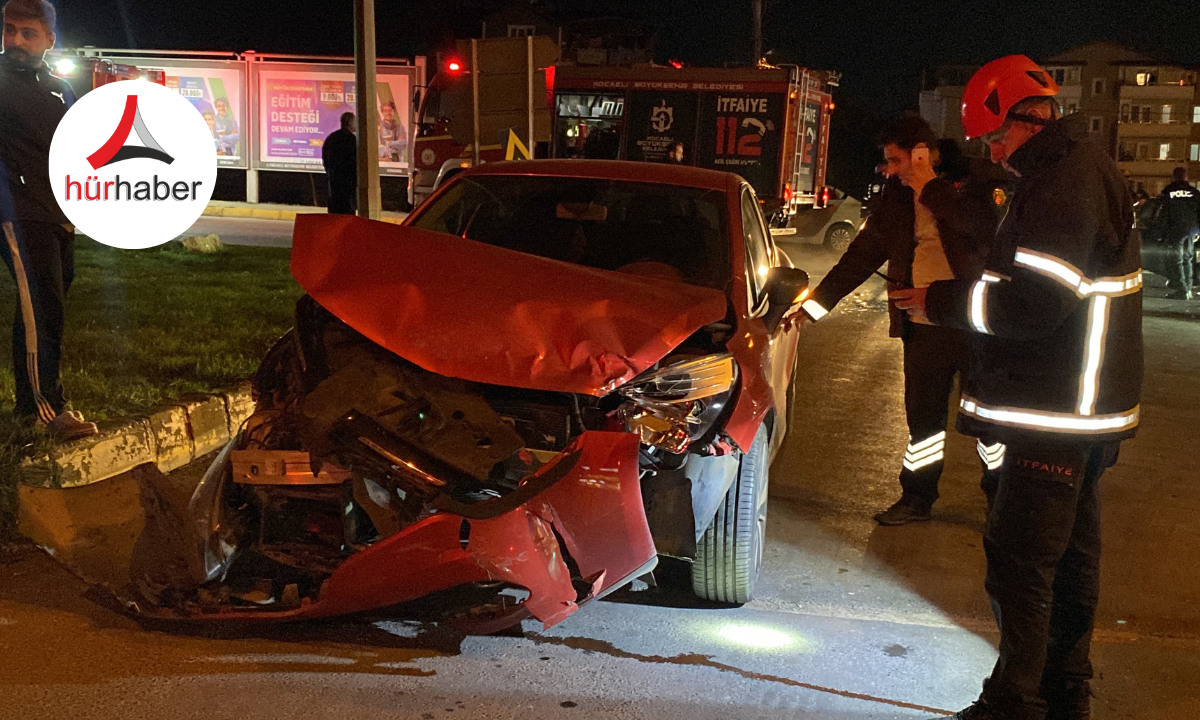 iki araç trafik ışıklarında çarpıştı: 1 yaralı!