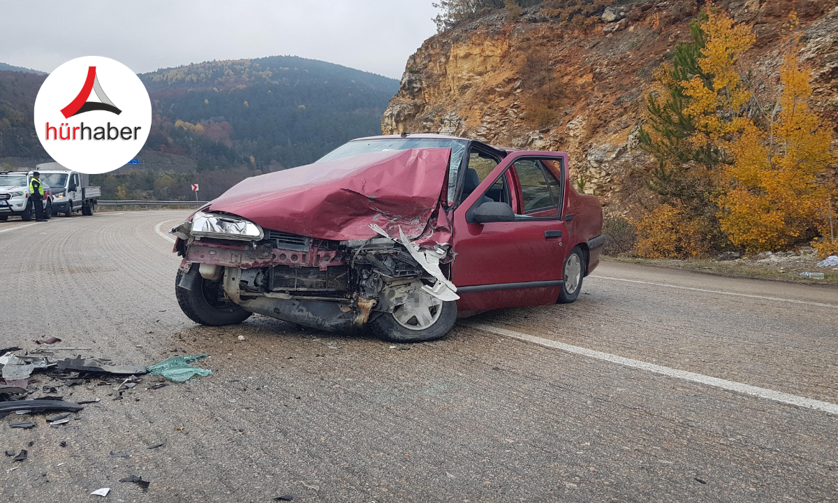 İki otomobilin çarpıştığı kazada 1'i çocuk 8 kişi yaralandı!