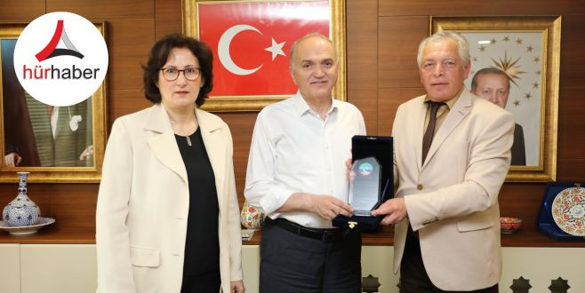 KAFFED’den Başkan Özlü’ye plaket